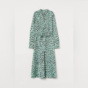 New with tags- H&M Patterned Dress